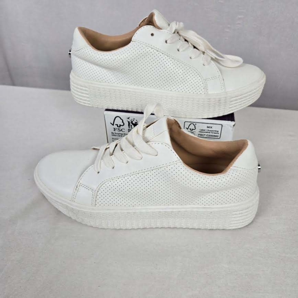 Steve Madden Toliver White Perforated Platform Sneakers Womens 7.5 TLVR01S1 - Picture 3 of 7